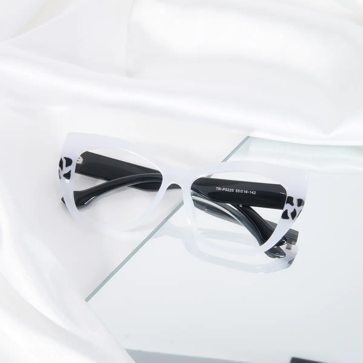 Cat-eye White Eyeglasses