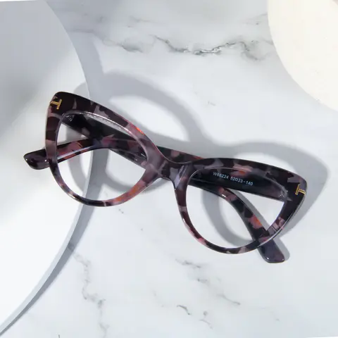 Cat-eye Tortoiseshell Eyeglasses