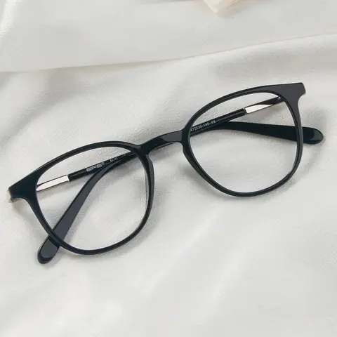 Round Black Eyeglasses